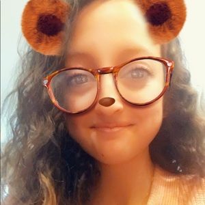 Meet your Posher, Becca